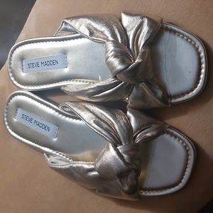 Steve Madden Gold sandals sz 9